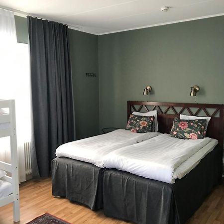 Vandrarhemmet Oestergatan Skövde Esterno foto